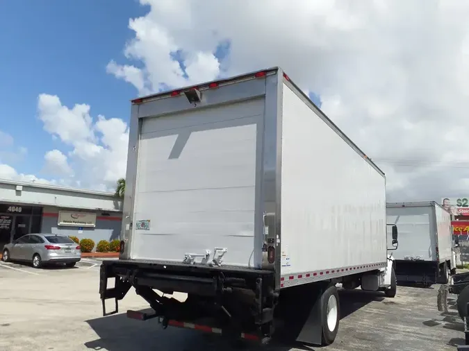 2018 FREIGHTLINER M2 106
