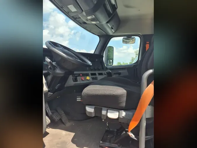 2019 FREIGHTLINER NEW CASCADIA PX12664