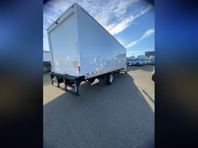 2022 FREIGHTLINER/MERCEDES M2 106