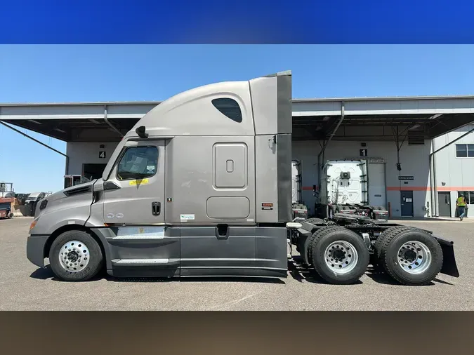 2025 Freightliner Cascadia 126edc28b1866387073780f9e43d308d43f