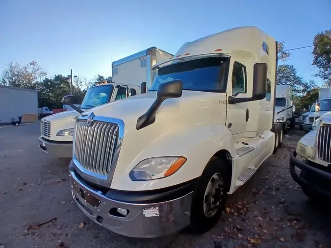 2019 NAVISTAR INTERNATIONAL LT625 SLPR CAB