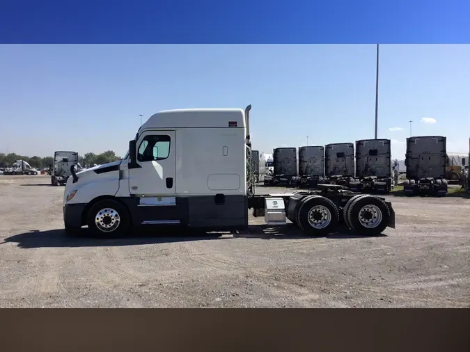 2020 Freightliner Cascadia 126