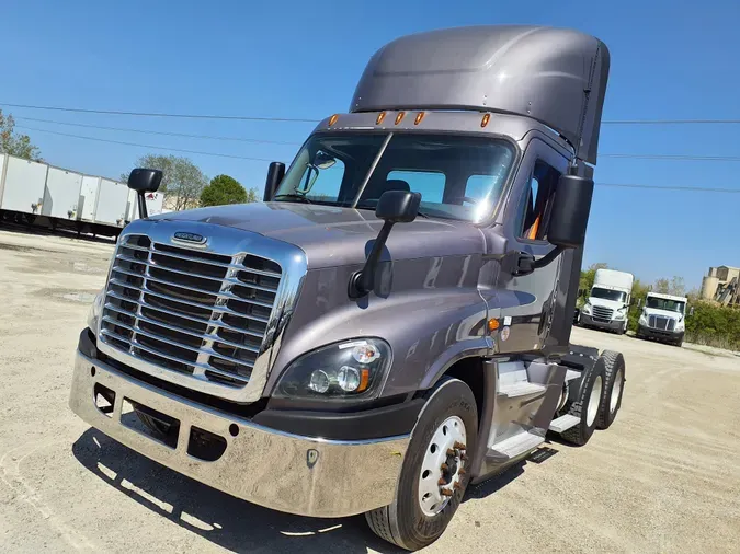 2018 FREIGHTLINER/MERCEDES CASCADIA 125edc6ec77d0a4d2cb9efb40cfd96a2a7f