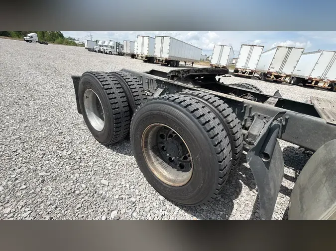 2020 Volvo VNL300