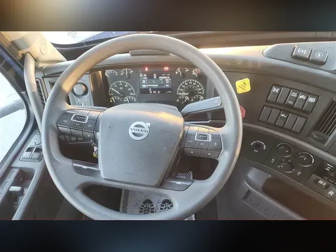 2021 VOLVO VNR640edca675427d7c0a25c3d75117e9ab4db