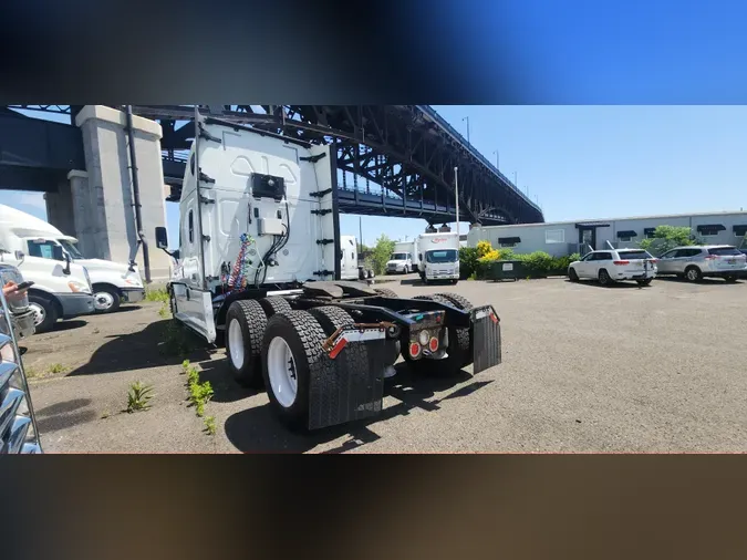 2018 FREIGHTLINER/MERCEDES CASCADIA 125