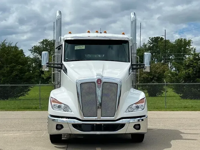 2025 Kenworth T680