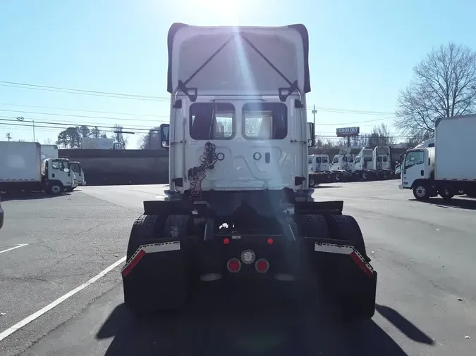 2019 FREIGHTLINER/MERCEDES CASCADIA 125