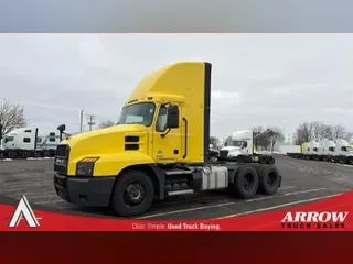 2022 MACK AN64T