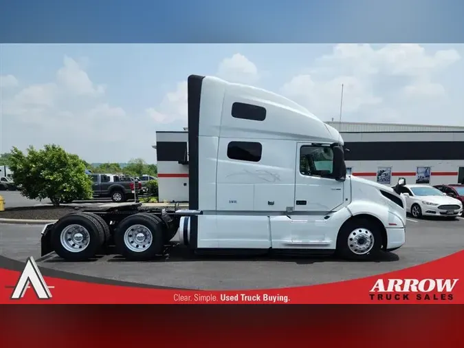 2022 VOLVO VNL760