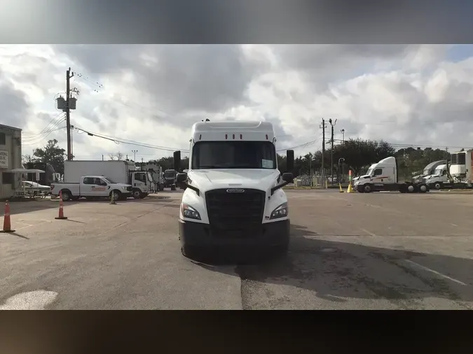 2020 Freightliner Cascadia 126
