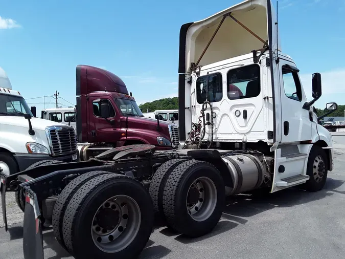 2020 FREIGHTLINER/MERCEDES NEW CASCADIA 116