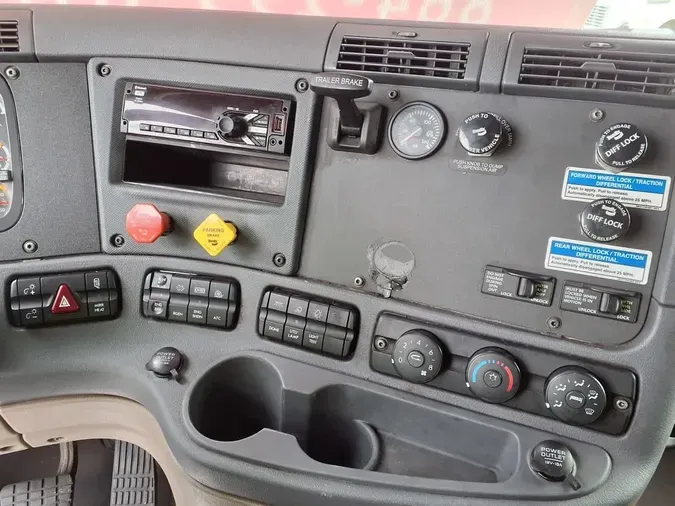 2020 FREIGHTLINER CASCADIA 125