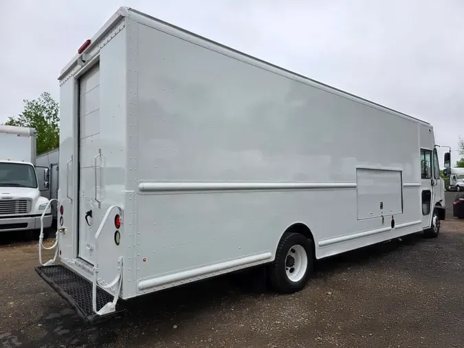 2017 FRTLR CUSTOM CHASSIS CORP MT55