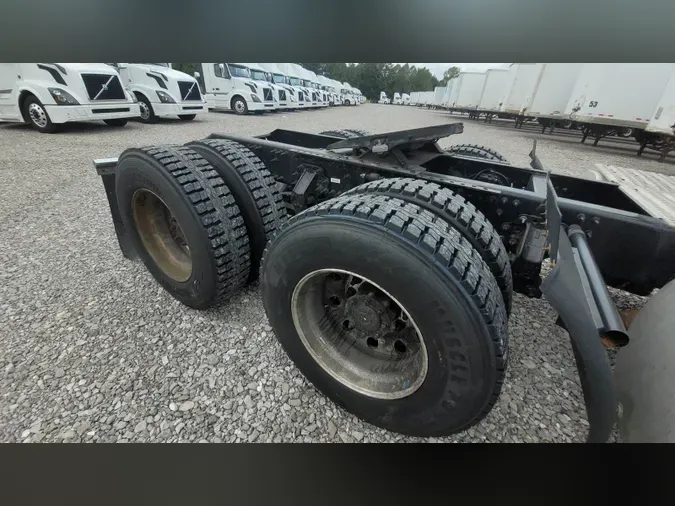 2019 Volvo VNL300