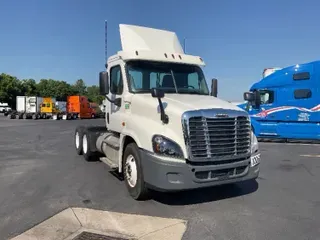 2015 FREIGHTLINER X12564ST