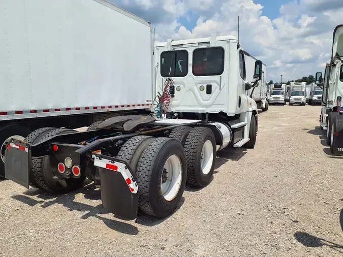 2016 FREIGHTLINER CASCADIA 125