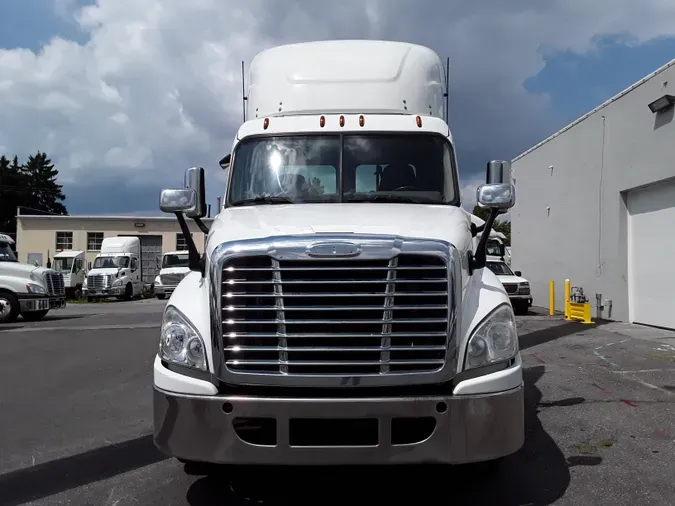 2018 FREIGHTLINER/MERCEDES CASCADIA 125