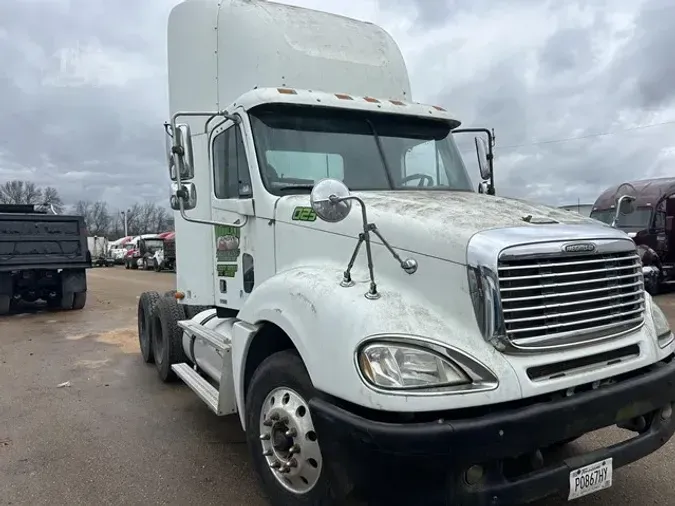 2004 FREIGHTLINER COLUMBIA 120