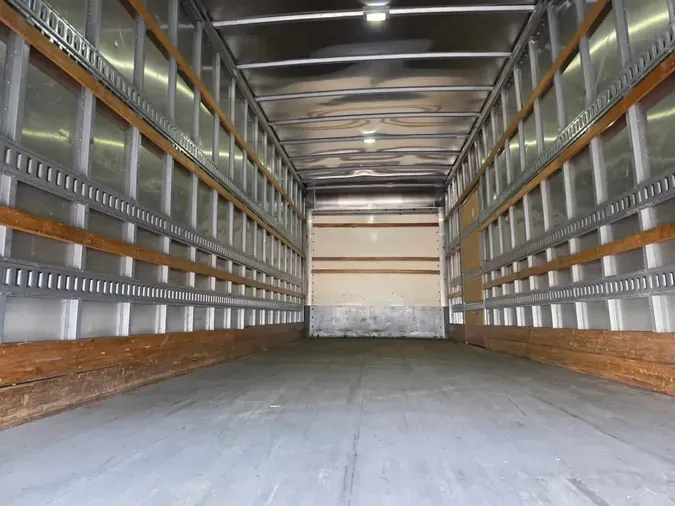 2018 FREIGHTLINER M2 106