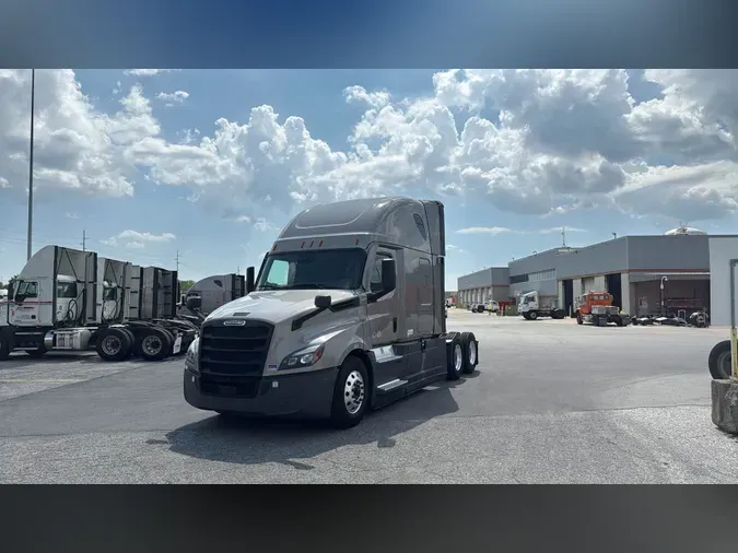2025 Freightliner Cascadia 126edeb9035dce21f8b14eb62fa713a3dc4