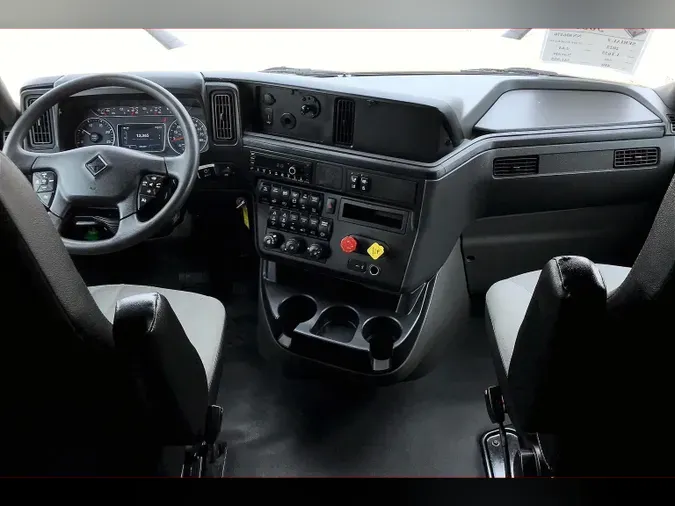 2022 INT LT625 6x4