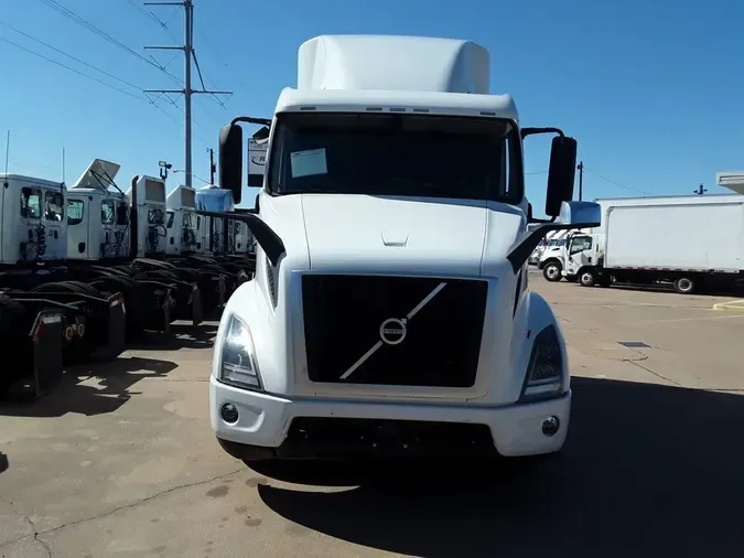 2020 VOLVO VNR64T-640
