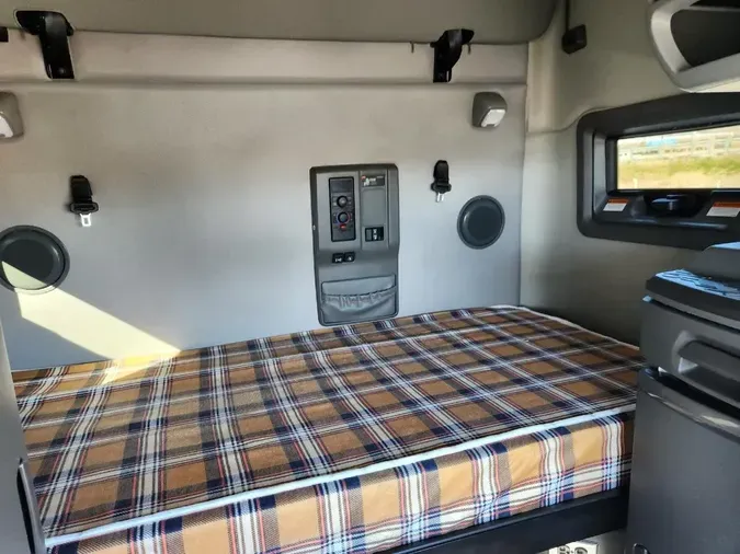 2025 VOLVO VNL64T760edf076c49f087c639c7d7f3b5c8754c3