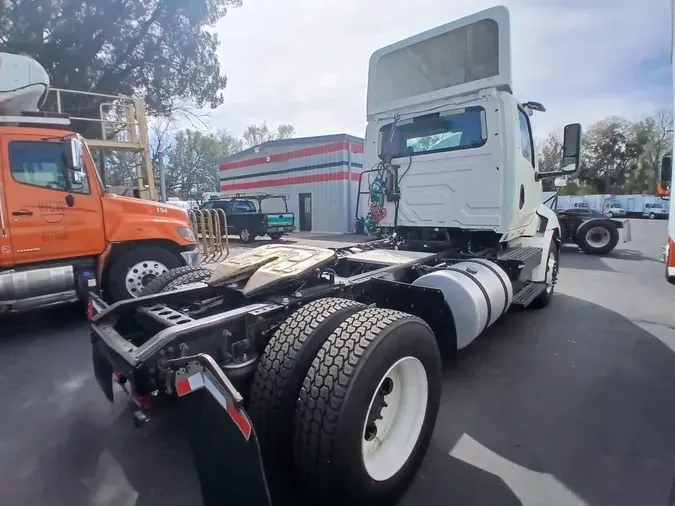 2019 NAVISTAR INTERNATIONAL RH613 DAYCAB S/A