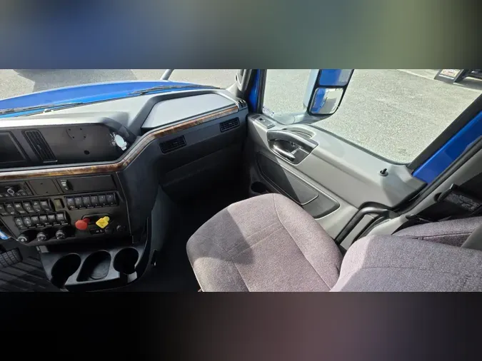 2022 International LT625