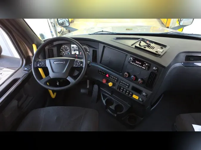 2023 Freightliner Cascadia 126