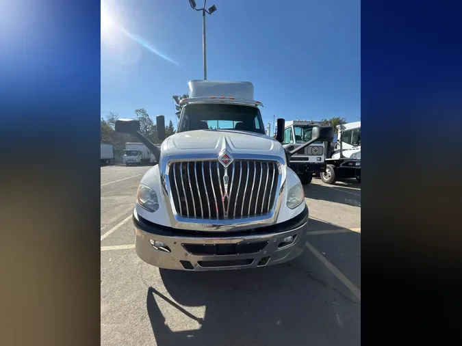 2019 NAVISTAR INTERNATIONAL LT625 DAYCAB T/A