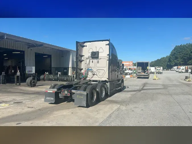 2022 Freightliner Cascadia 126