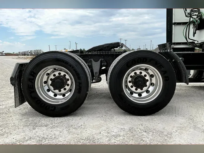 2022 INT LT625 6x4