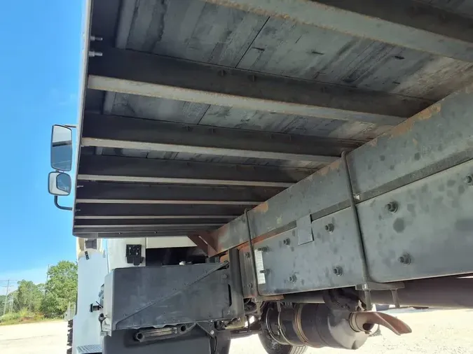 2018 FREIGHTLINER M2 106