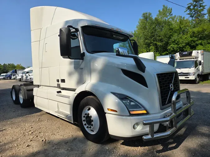 2019 VOLVO VNR64T-640