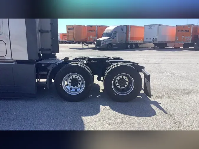 2025 Freightliner Cascadia 126