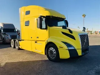 2020 VOLVO VNL760