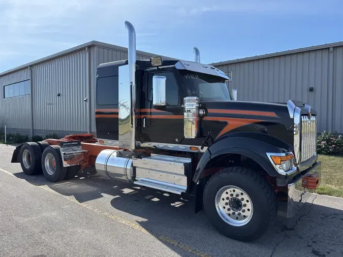 2027 International HX520 SLEEPERee057d14b33653d0439df6ab0aab07b6