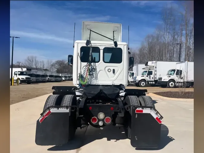2019 FREIGHTLINER/MERCEDES CASCADIA 113