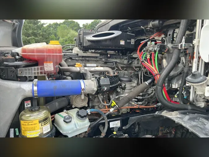 2020 Freightliner Cascadia 126