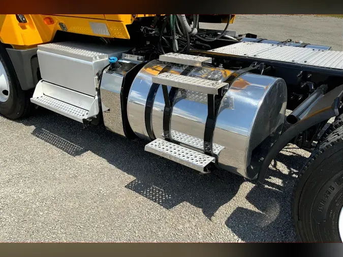 2019 INT LT625 6x4