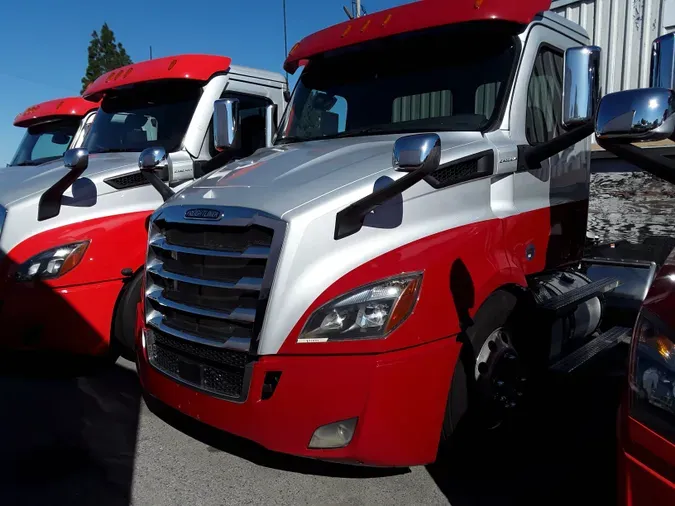 2020 FREIGHTLINER/MERCEDES NEW CASCADIA 116