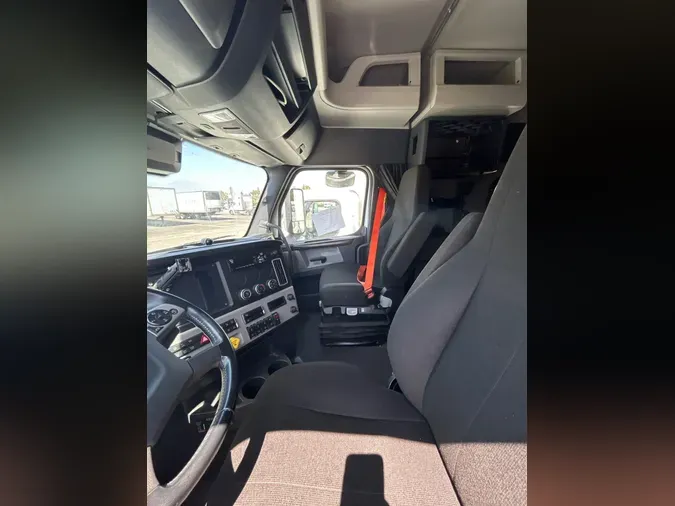 2020 FREIGHTLINER NEW CASCADIA 126