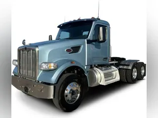 2022 Peterbilt 567