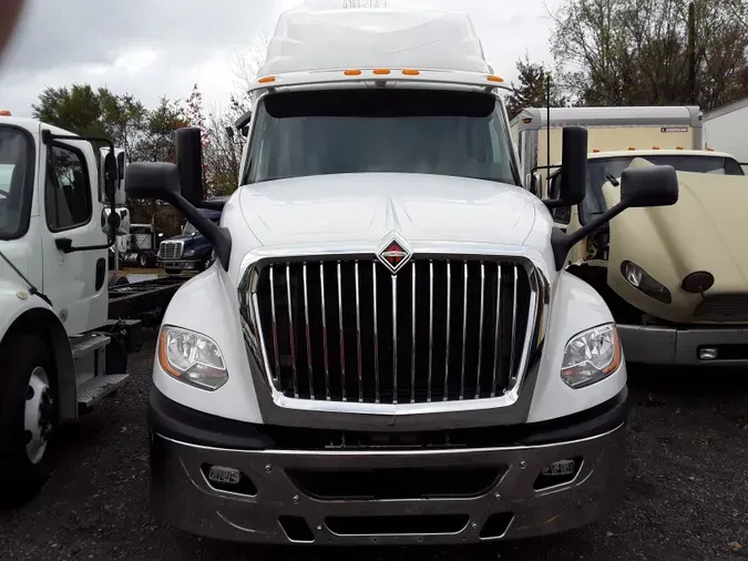 2019 NAVISTAR INTERNATIONAL LT625 SLPR CAB