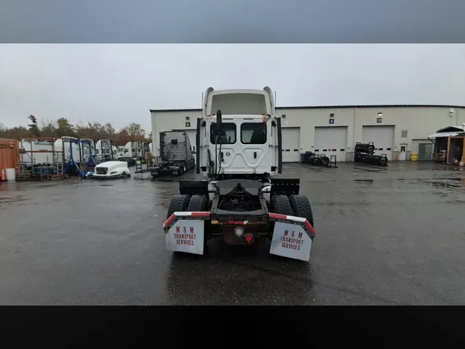 2018 Freightliner Cascadia 126ee1732177031d1a13f479bd260682a44