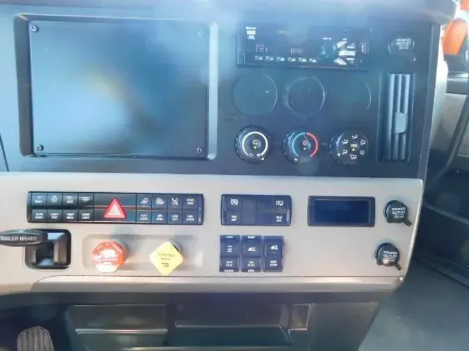 2019 Freightliner New Cascadia 126