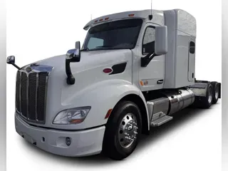 2022 Peterbilt 579