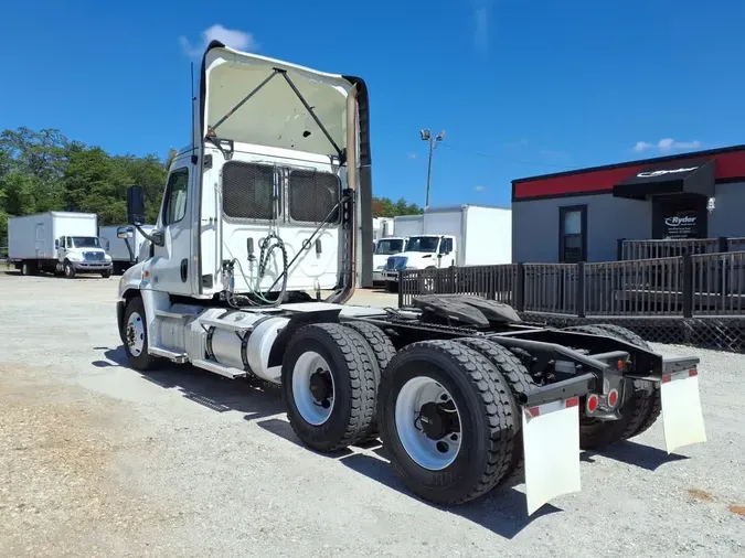 2020 FREIGHTLINER/MERCEDES CASCADIA 125